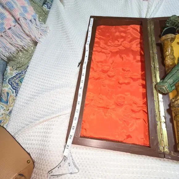 VINTAGE MAYAN VS SPANISH MARBLE CHESS SET IN MARBLE BOXXLARGE